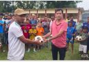 মাগুরার শ্রীপুর থানার অফিসার ইনচার্জ মোঃ অলি মিয়ার যুব সমাজের মাঝে ফুটবল বিতরণ