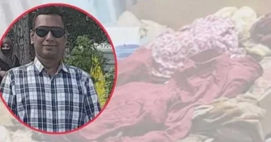 মায়ের পচনধরা মরদেহ উদ্ধার, অভিযুক্ত ছেলে যুগ্ম সচিবকে তাৎক্ষণিক বদলি মায়ের পচনধরা মরদেহ উদ্ধার, অভিযুক্ত ছেলে যুগ্ম সচিবকে তাৎক্ষণিক বদলি