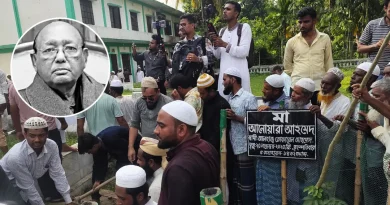 বাবা-মায়ের কবরের পাশে চিরনিদ্রায় শায়িত তোফায়েল আহমেদ