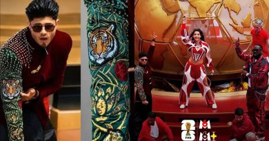 বিশ্বকাপের মঞ্চে জ্যাকেটের ক্যানভাসে লাল-সবুজের গল্প এঁকে আলোচনায় সঞ্জয় দেব বিশ্বকাপের মঞ্চে জ্যাকেটের ক্যানভাসে লাল-সবুজের গল্প এঁকে আলোচনায় সঞ্জয় দেব