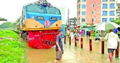ভারী বর্ষণে জলমগ্ন চট্টগ্রামের ৩ জেলায় এইচএসসি পরীক্ষা স্থগিত, পাহাড় ও দেয়াল ধসে নিহত ২