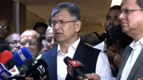 সরকার রাষ্ট্রপতিকে পদত্যাগ করতে বলেনি: স্বরাষ্ট্রমন্ত্রী