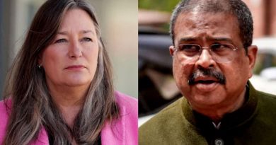 ৪৮ ঘণ্টার ব্যবধানে দুই দেশে দুই শিক্ষামন্ত্রীর পদত্যাগ