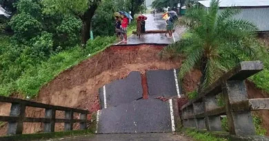 ধসে পড়েছে সেতু, বান্দরবান-রাঙ্গামাটি সড়ক যোগাযোগ বিচ্ছিন্ন