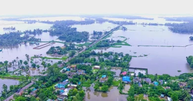 কক্সবাজারে বন্যা পরিস্থিতির চরম অবনতি: পানিতে ডুবে ২ শিশুর মৃত্যু, পানিবন্দি ৩ লাখ মানুষ