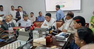 চলতি বছর এসএসসির ফল প্রকাশ, পাসের হার কমে দাঁড়িয়েছে ৬২.২৫ শতাংশ চলতি বছর এসএসসির ফল প্রকাশ, পাসের হার কমে দাঁড়িয়েছে ৬২.২৫ শতাংশ