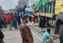 দাঁড়িয়ে থাকা ট্রাকে আরেক ট্রাকের ধাক্কা, বাবা-ছেলেসহ নিহত ৩