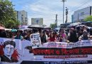 খুলনায় ছাত্র হত্যার প্রতিবাদে শিক্ষার্থীদের মানববন্ধন