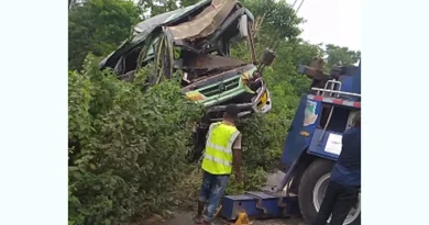 গোপালগঞ্জে যাত্রীবাহী বাস খাদে পড়ে নিহত ৩, আহত ৩০